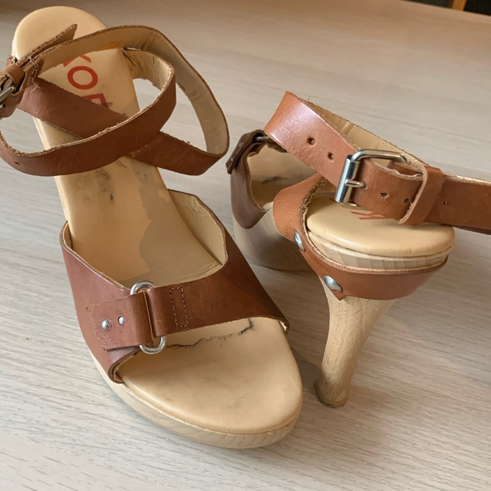 Michael Kors Leather Heels Sandals - Picture 2 of 6